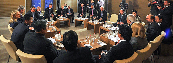 亀崎委員はインドネシア、タイ、米国、の首脳との対話グループに参加