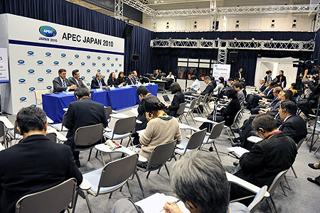 会議後APEC国際メディアセンターで行われた記者会見